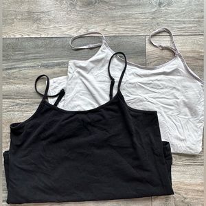 2-Pack Camisoles Black & White Size Large Spaghetti Strap